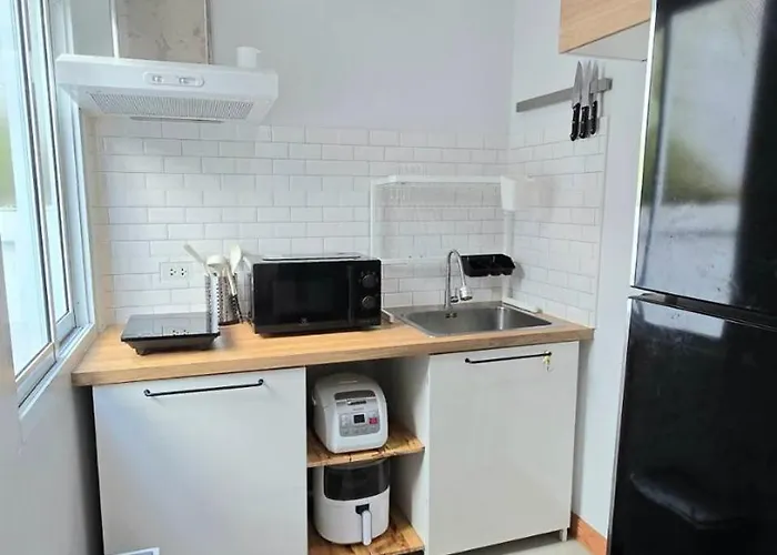 Private Near Airport Only 20 Minutes To Downtown 別荘