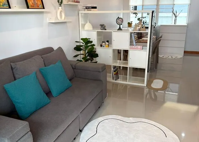 Private Near Airport Only 20 Minutes To Downtown 別荘